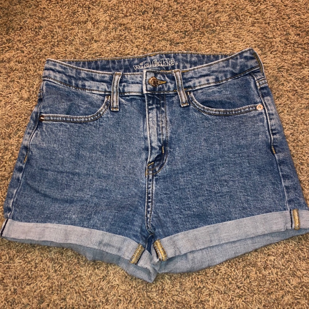 light wash jean shorts